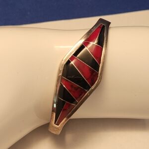 Beautiful Hinged Sterling Inlaid with Onyx and Red Jasper Bracelet